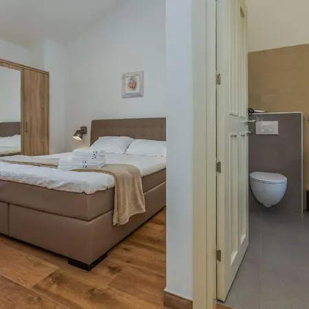 Casa vacanze Tolles In Deklici Mit Privatem Pool By Interhome