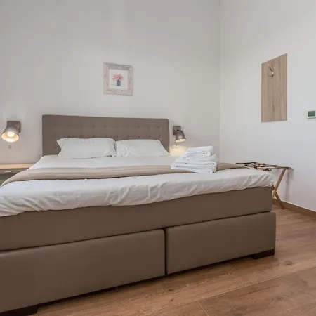 Tolles In Deklici Mit Privatem Pool By Interhome *