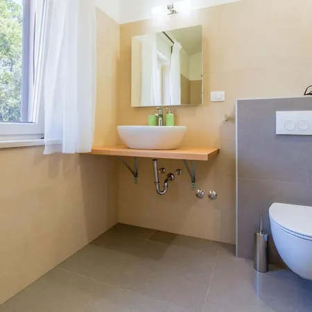 Ferienhaus Tolles In Deklici Mit Privatem Pool By Interhome Kaštelir