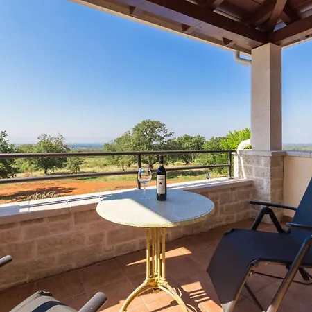 Casa vacanze Tolles In Deklici Mit Privatem Pool By Interhome Kaštelir
