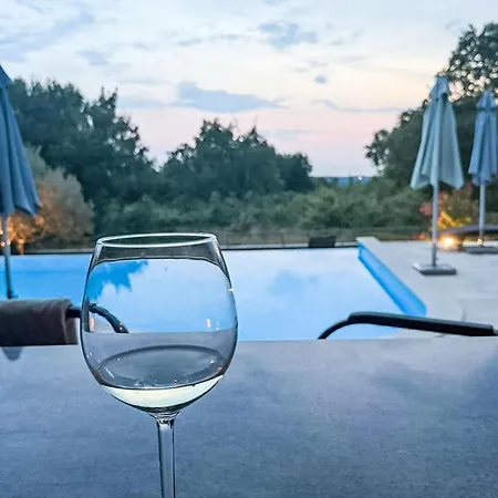 Tolles In Deklici Mit Privatem Pool By Interhome