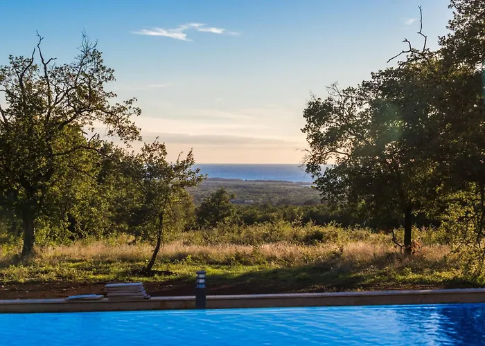Tolles In Deklici Mit Privatem Pool By Interhome Nyaraló *